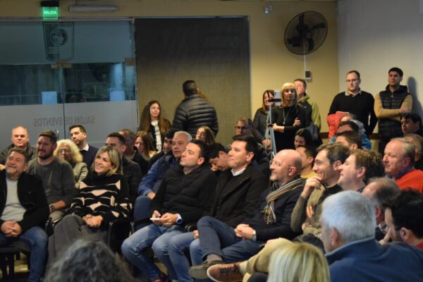 LA UCR CORDOBESA SE REUNIÓ EN ONCATIVO