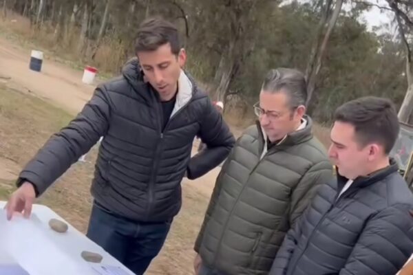PILAR: EL INTENDENTE LEOPOLDO GRUMSTRUP RECORRIÓ LA OBRA DE CLOACAS