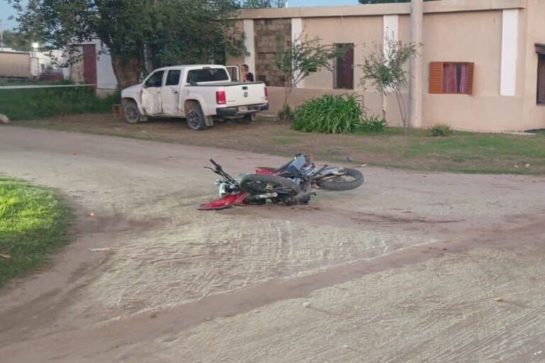 TRAGEDIA EN PILAR: UN JOVEN MOTOCICLISTA PERDIÓ LA VIDA TRAS UN CHOQUE