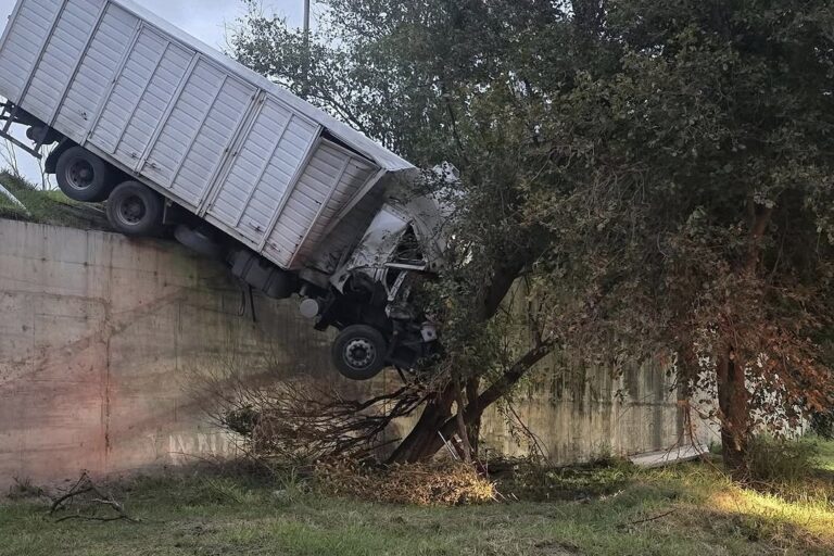 ACCIDENTE DE TRÁNSITO EN INTERSECCIÓN DE RUTA 13 Y AUTOPISTA