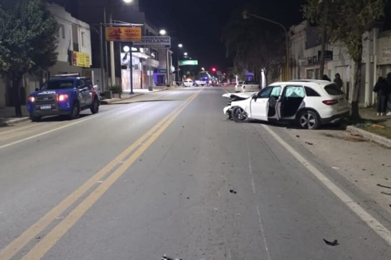 GRAVE SINIESTRO VIAL EN ONCATIVO: UN FALLECIDO Y UN HERIDO GRAVE
