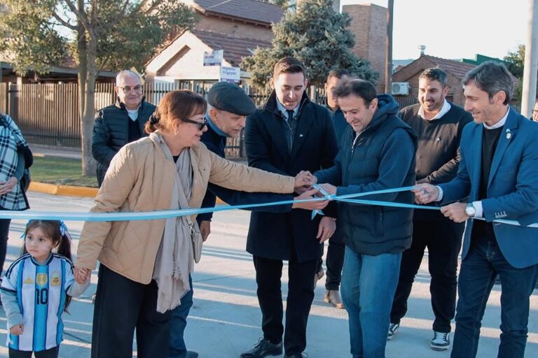 PILAR INAUGURÓ UNA NUEVA OBRA DE PAVIMENTO
