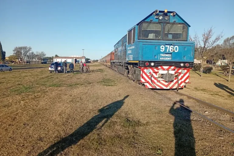 ADOLESCENTE EN BICICLETA ARROLLADO POR TREN EN SANTIAGO TEMPLE