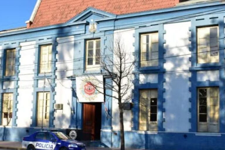 ESCÁNDALO POLICIAL EN VILLA DEL ROSARIO: COMISARIO DETENIDO POR GOLPIZA A PRESOS