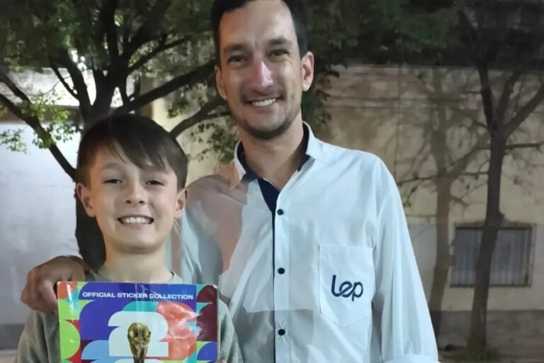 FINAL FELIZ PARA THIAGO: RECUPERÓ SU ÁLBUM DEL MUNDIAL
