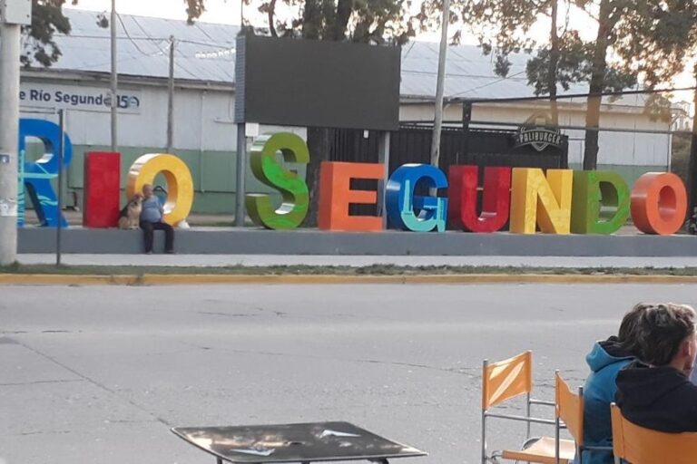 MANIATARON A UN HOMBRE DE 85 AÑOS Y LE ROBARON 15 MILLONES DE PESOS EN RÍO SEGUNDO