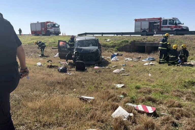 TRAGEDIA EN LA AUTOPISTA: UN MUERTO TRAS EL VUELCO DE UN UTILITARIO EN ONCATIVO