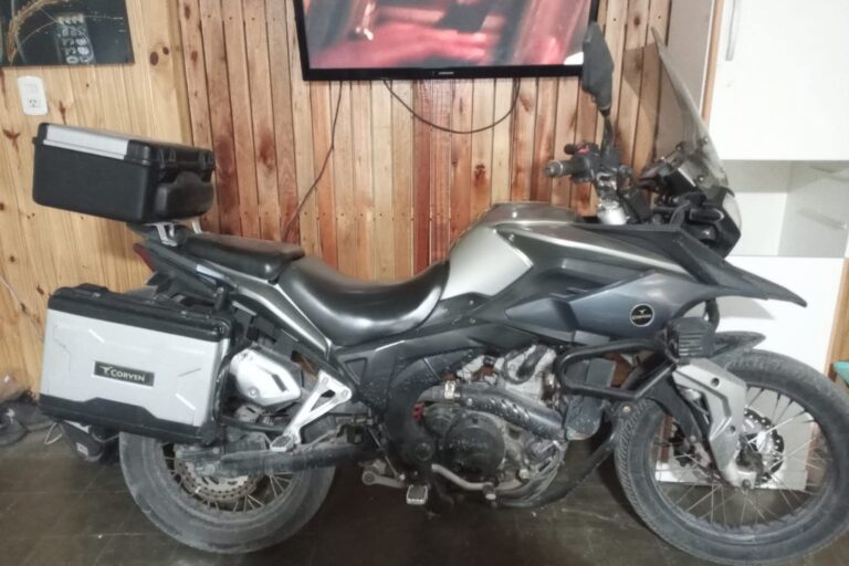 ROBAN UNA MOTOCICLETA EN POZO DEL MOLLE Y LA POLICÍA INVESTIGA SI ESTÁ VINCULADO A OTROS HECHOS SIMILARES